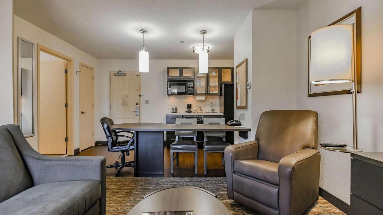 Sonesta Simply Suites Denver West Federal Center Lakewood Buitenkant foto